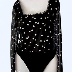Black and White Heart Print Long Sleeve Bodysuit L